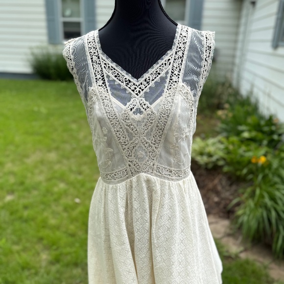 Free People Dresses & Skirts - Free people white lace dress